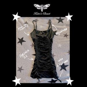 FOREVER 21 BLACK SINCH DRESS